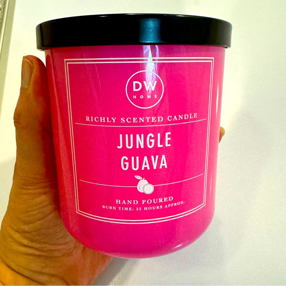 Guava pretty pink candle